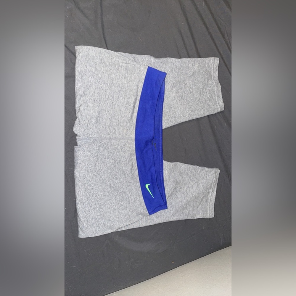 Nike Cropped Leggings